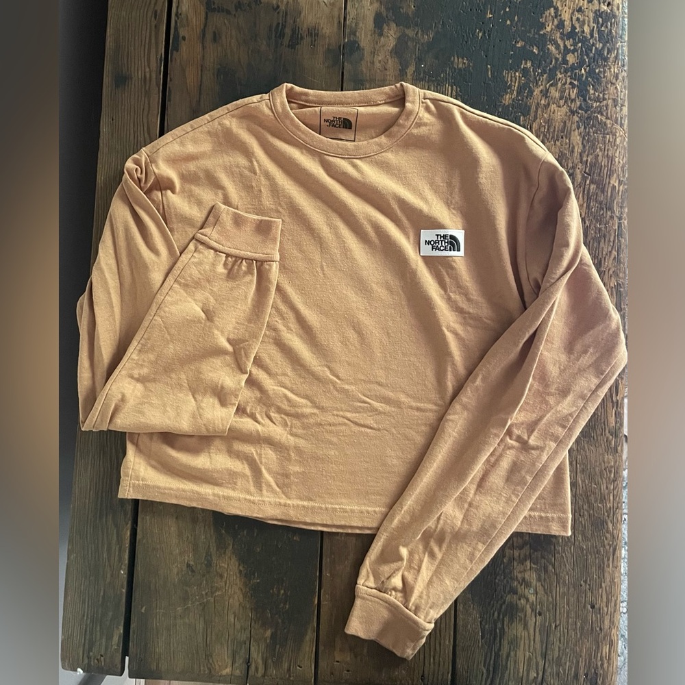 The North Face Women’s Heritage Patch Long sleeve Tee, size Small, almond butter